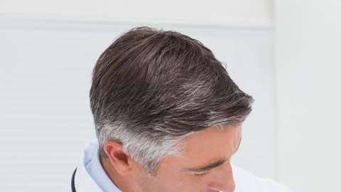 Los adultos mayores deben vacunarse con mayor frecuencia.