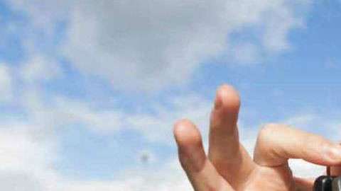 Los vendedores tratarán de envolverte, es su trabajo.