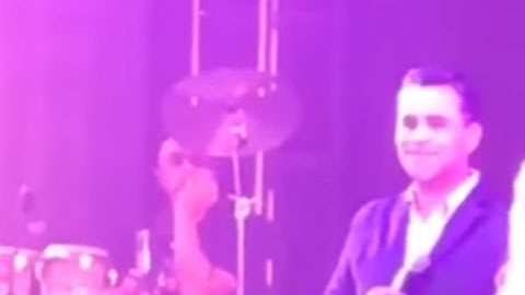 Yuri explotó en pleno concierto.