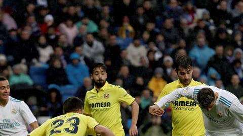 Cristiano Ronaldo contra todo el Villarreal. EFE