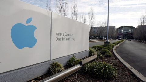 Apple anunció que en los próximos cinco años contribuirá a la economía con 350.000 millones de dólares y creará 20.000 nuevos empleos.