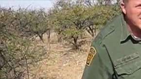 Entre 2012 y 2015 la organización No More Deaths dejó 120,000 litros de agua para socorrer a indocumentados en la frontera 