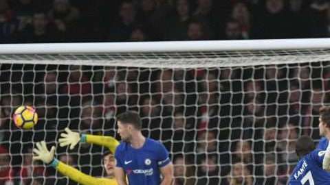 Vibrante empate entre Arsenal y Chelsea en la Premier League inglesa. Foto: EFE/FACUNDO ARRIZABALAGA