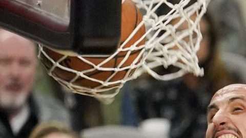 Manu Ginobili de los San Antonio Spurs ha recibido el apoyo de muchos deportistas argentinos para ir al Juego de Estrellas. (Foto: EFE/D. WILLIAM ABATE)