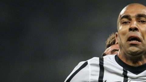 El artillero, Emerson Sheik,firmó un contrato con el Corinthians hasta junio próximo. (Foto: EFE/Ricardo Nogueira/)