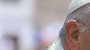 Francisco pidió a las monjas ayudar a los necesitados.