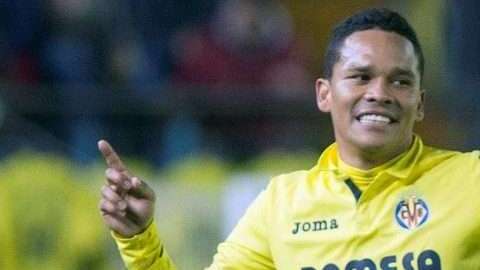 El delantero colombiano del Villarreal Carlos Bacca no irá al América de México. Foto: EFE/ Domenech Castelló