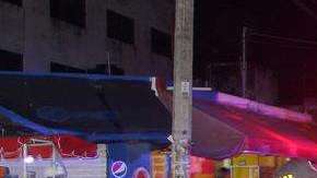 Policías ministeriales resguardan la zona tras el ataque. /EFE