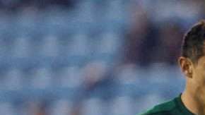 El mexicano Andrés Guardado del Betis disputa un balón con el serbio del Celta Nemanja Radoja. (Foto: EFE / Salvador Sas)