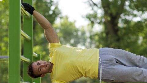 Además de aumentar la fuerza y la resistencia, te permite tener un control total sobre tu cuerpo.