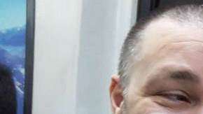 Le dijo que lo saludaría cada día con un beso en la comisura de los labios, hasta que le diera un beso de verdad.