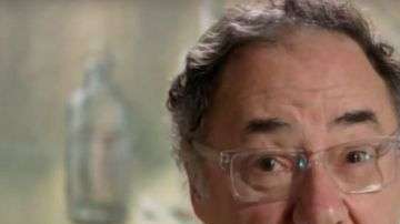 Barry Sherman en un video promocional de Apotex, en diciembre de 2017.Derechos de autor de la imagenAFP
Image caption
A Barry Sherman se le atribuía haber revolucionado la industria de medicamentos en Canadá.