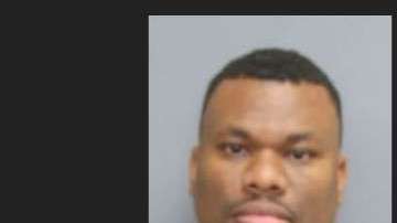 Bell enfrenta 27 cargos.