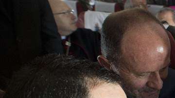 El Papa casó a dos tripulantes del Airbus en el vuelo que lo llevó a Iquique.