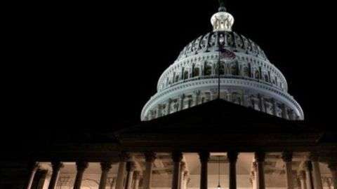 Con el cierre parcial del gobierno, muchas agencias federales dejaron de operar, excepto los servicios esenciales.