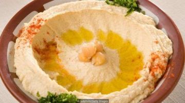 El humus se consume en todo Medio Oriente y se ha popularizado en la cocina occidental. /Getty
