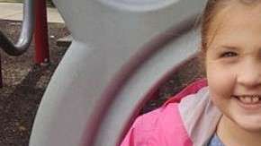 Emily Muth tenía seis años.