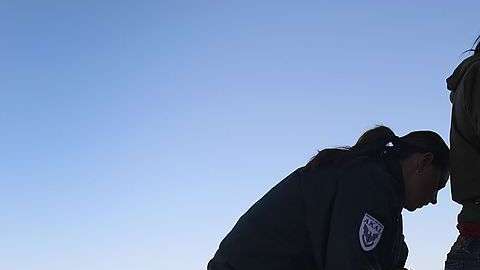 Los casos tras detenciones de inmigrantes se acumulan.