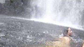 La mujer grababa mientras la tragedia ocurría.