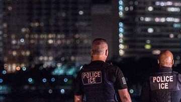 ICE intensificará operativos en centros de trabajo.