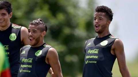 Jonathan dos Santos, Giovani dos Santos y Carlos Vela, durante el entrenamiento de la Selección mexicana antes de la Copa Oro 2015. (Foto: Imago7/Etzel Espinosa)