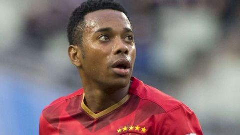 El brasileño Robinho cuando jugaba para el Guangzhou Evergrande de China. Foto: Imago7/Daniel Cárdenas