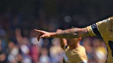 El chileno Nicolás Castillo de los Pumas tras anotarle un gol a los Rojinegros del Atlas en la jornada 2 del Clausura 2018. (Foto: Imago7/Agustin Cuevas)