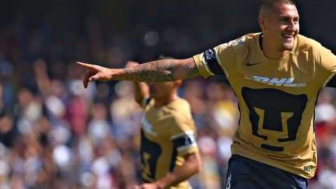 El chileno Nicolás Castillo de los Pumas tras anotarle un gol a los Rojinegros del Atlas en la jornada 2 del Clausura 2018. (Foto: Imago7/Agustin Cuevas)