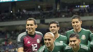 Foto oficial de la selección mexicana de fútbol que abrió su año mundialista con triunfo ante Bosnia en el Alamodome. (Foto: Imago7/Etzel Espinosa)