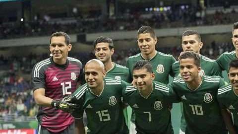 Foto oficial de la selección mexicana de fútbol que abrió su año mundialista con triunfo ante Bosnia en el Alamodome. (Foto: Imago7/Etzel Espinosa)