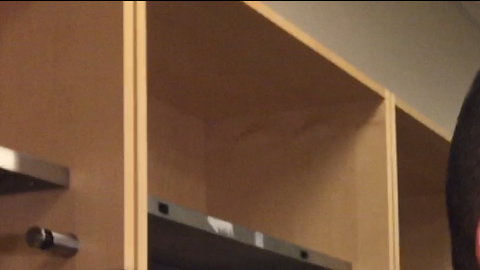 Manu Ginobili en el vestuario visitante del Madison Square Garden.