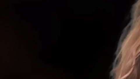 La famosa imita a la perfección a su hermana Kim Kardashian