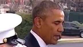 El 20 de enero de 2017 Melania Trump llegó con un regalo a la Casa Blanca.