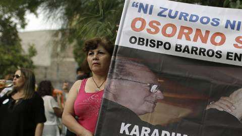 Fernando Karadima y Juan Barros son noticia en medio de la visita del Papa. Foto: Archivo/La  Nación
