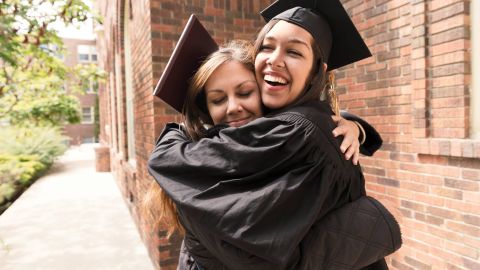 Cuatro estudiantes recibirán becas de hasta $20,000 cada una para estudiar artes culinarias gracias al apoyo de Goya Foods.