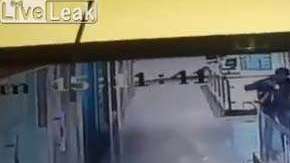 El suicida fue declarado muerto en el hospital.