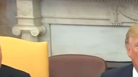 Donald Trump echó de la Oficina Oval a Jim Acosta de CNN.