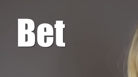 Holly, mejor conocida como Superholly.