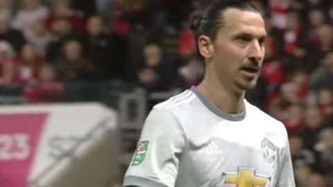 Zlatan Ibrahimovic dice que sufre racismo en Suecia por su apellido
