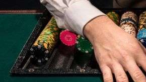 La incertidumbre es un elemento clave tanto en el póker como en la vida real, dice la experta.