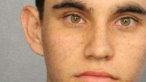 Cruz había sido alumno de la misma escuela donde, presuntamente, perpetró la masacre.