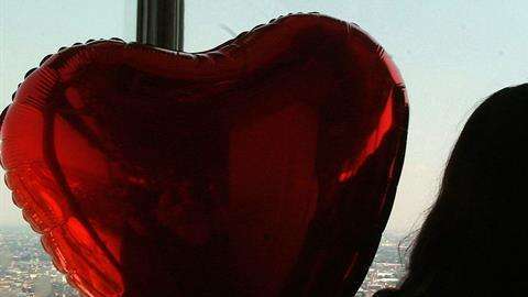 La dependencia emocional se manifiesta con depresión.