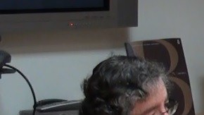 JB Pritzker, precandidato demócrata a la gobernatura de Illinois, visitó La Raza y charló con su director general, Jesús Del Toro, sobre su plataforma política. (La Raza)