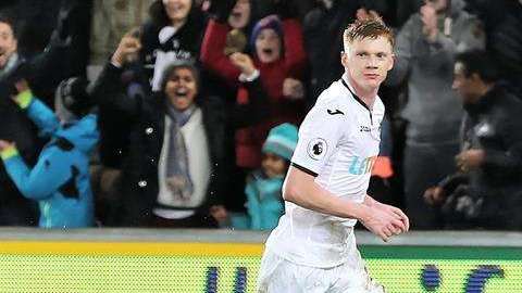 Sam Clucas es investigado por la Asociación de Fútbol de Inglaterra