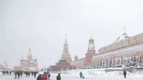 Nieve en la Plaza Roja, de Moscú, en Rusia, el 31 de enero.