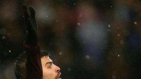 El defensa del Barcelona Gerard Piqué durante el partido contra el Espanyol. (Foto: EFE/Alejandro García)