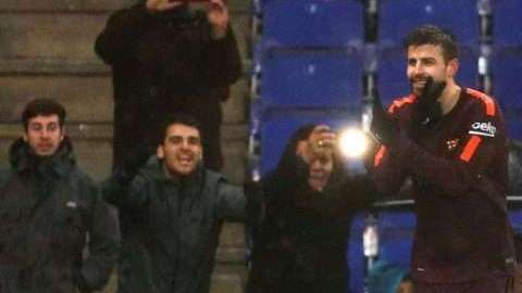 El defensa del FC Barcelona Gerard Piqué celebra el gol que le hizo al Espanyol. (Foto: EFE/Alejandro García)