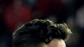 El argentino Franco Damián Vázquez celebra con Jesús Navas y el mexicano Miguel Layún, el pase del Sevilla a la final de la Copa del Rey. (Foto: EFE/Raúl Caro Cadenas)