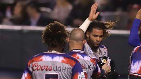 Jugadores de las Águilas Cibaeñas de República Dominicana festejan el pase a la final de la Serie del Caribe 2018. (Foto: EFE/Carlos Zepeda)