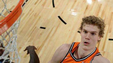 El equipo del Mundo derrotó 155-124 a Estados Unidos